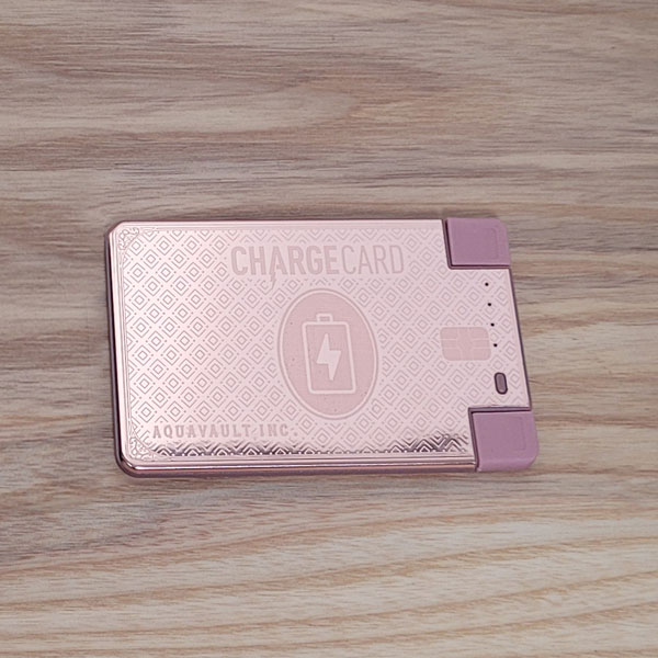 Lille Powerbank 2300 mAh - ChargeCard (Kreditkort størrelse) Rose gold